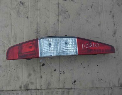 Задній лівий фонарь Fiat Doblo