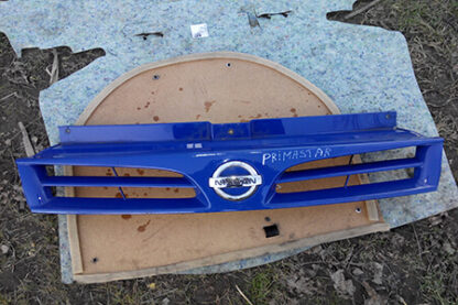 Передня решітка Nissan Primastar