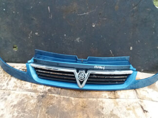 Решітка Opel Vivaro