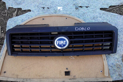 Решітка радіатора Fiat Doblo