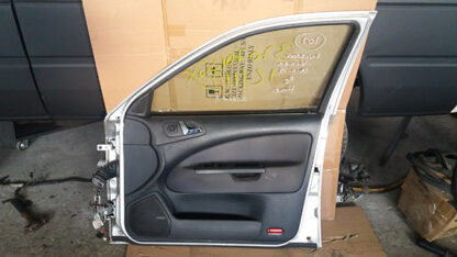 Дверка передня R Skoda Octavia 2004