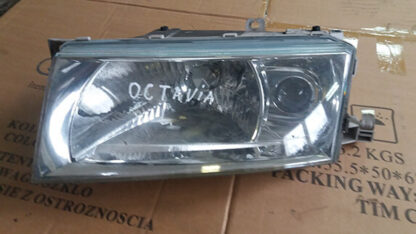 Передня ліва фара Skoda Octavia 1.9 2004
