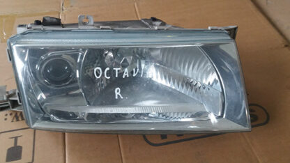 Передня права фара Skoda Octavia 1.9 2004