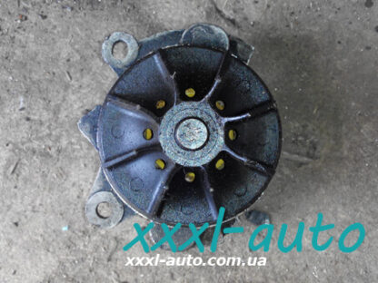 Водяна помпа (насос) Renault Trafic 7701474190