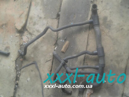 Патрубок системи охолодження (павук) Renault Trafic 8200151876