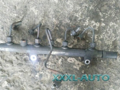 Фото Рампа форсунок - Common Rail (паливна рейка )Opel Vivaro 8200347176