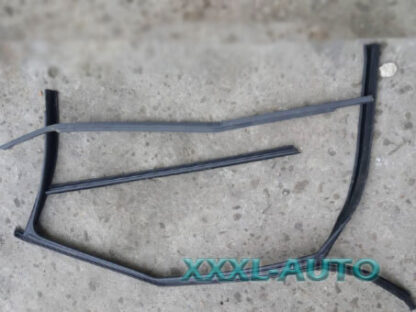 Фото Ущільнювач (уплотнитель) передної дверки Skoda Fabia New 2007-2014 5J0837226A