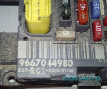 Фото Блок запобіжників Peugeot 5008 09-17 9675877980